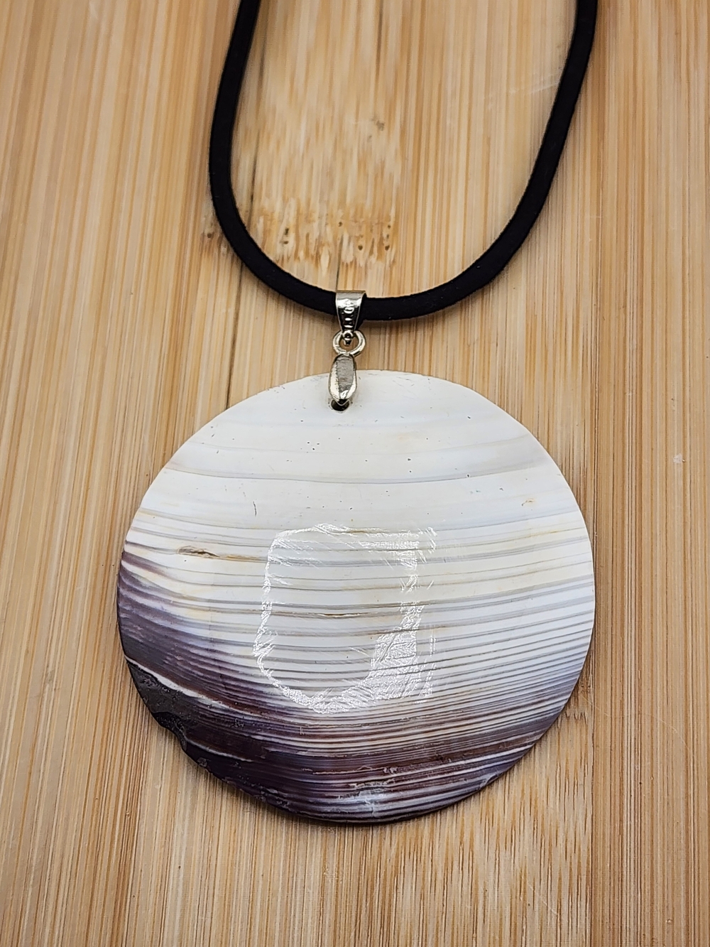 White and Purple Shell Pendant Necklace - Women's Jewelry 0664